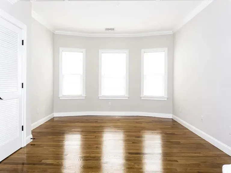 9-11 Woodside Ave #1 — Photo 5