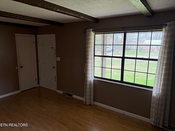3rd image of 2066 Colonial Cir