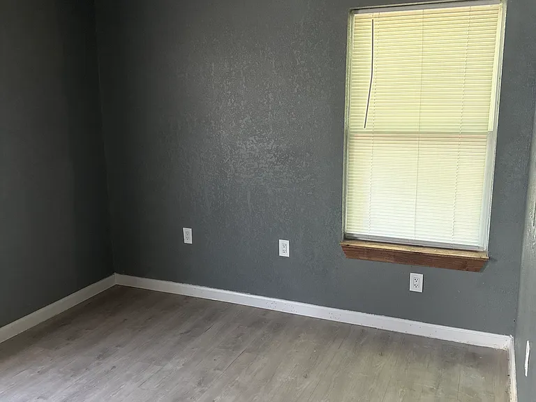 844 Cleardale Dr — Photo 1