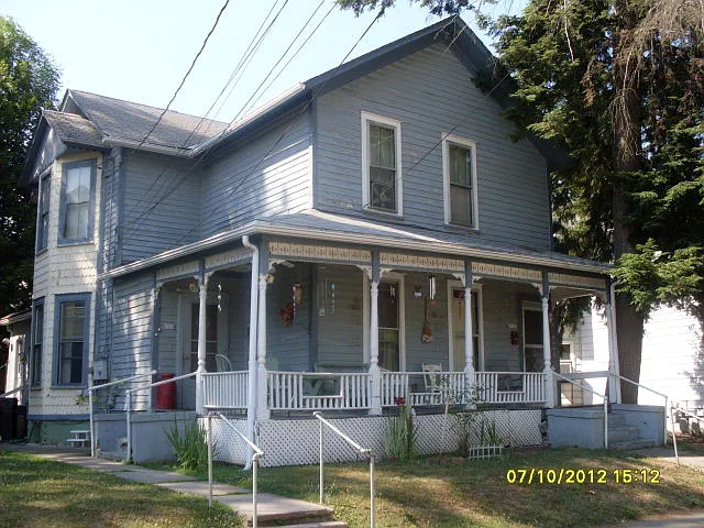 305 Horner St photo 1
