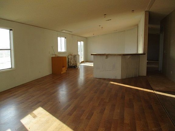 5th image of 3235 N Mercury Ave