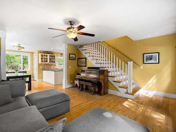 4th image of 707 Forest Ave