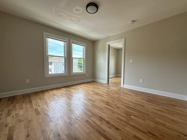 205 Howe Ave #205, Shelton, CT 06484