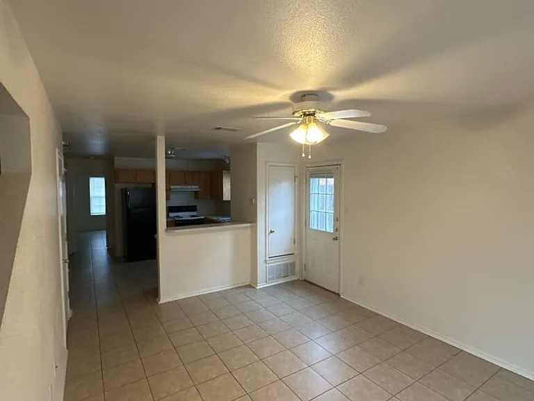 4206 Alan Kent Dr — Photo 2