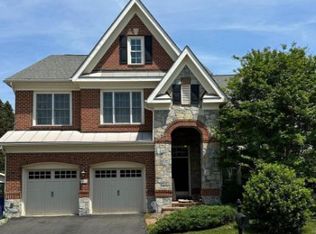 8500 Wedderburn Station Dr, Vienna, VA 22180