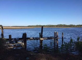 564 River Rd, Carrabelle, FL 32322