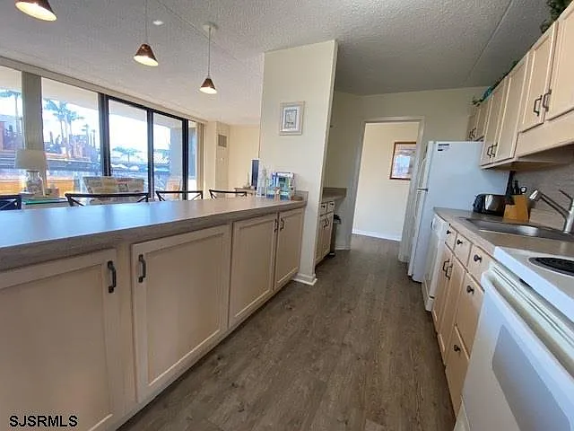 935 Ocean Ave #207 — Photo 16