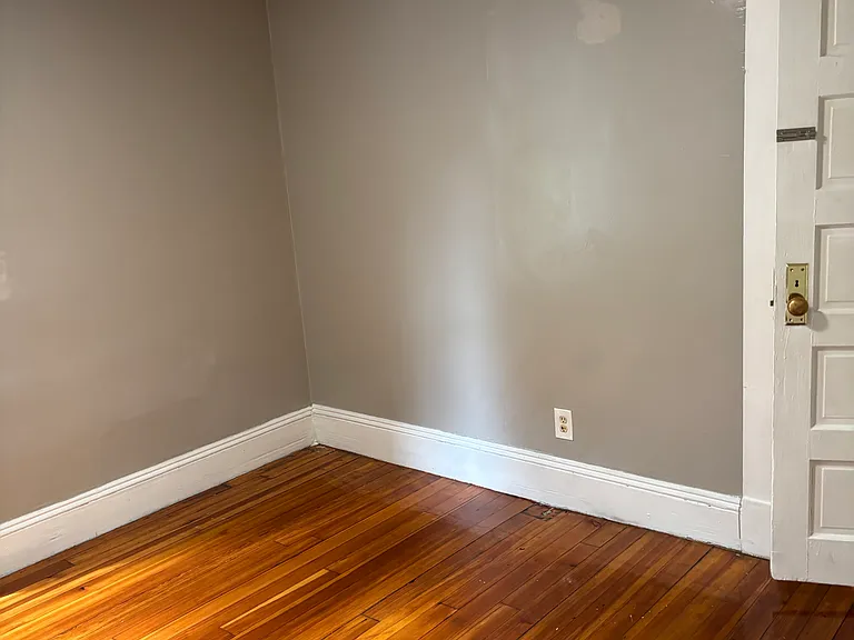 140 Yale St #1 — Photo 5