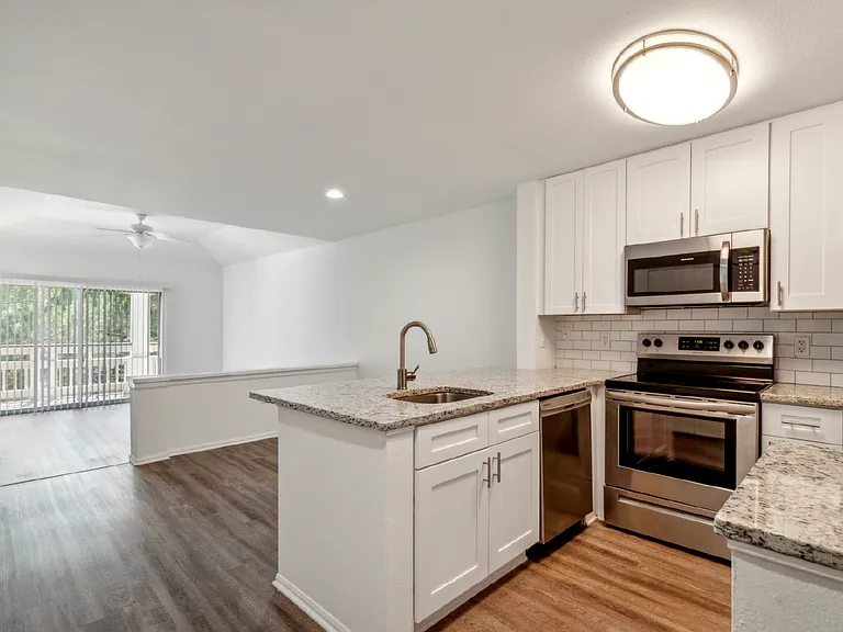 Village at Windermere Apartments — Photo 27