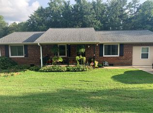 654 Garvin Lake Rd, Gaffney, SC 29340