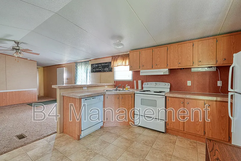 3 bed, 2.0 bath, $1,275 — Photo 2