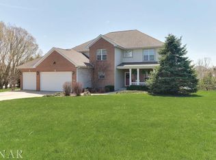 10139 Wolf Hill Rd, Bloomington, IL 61705