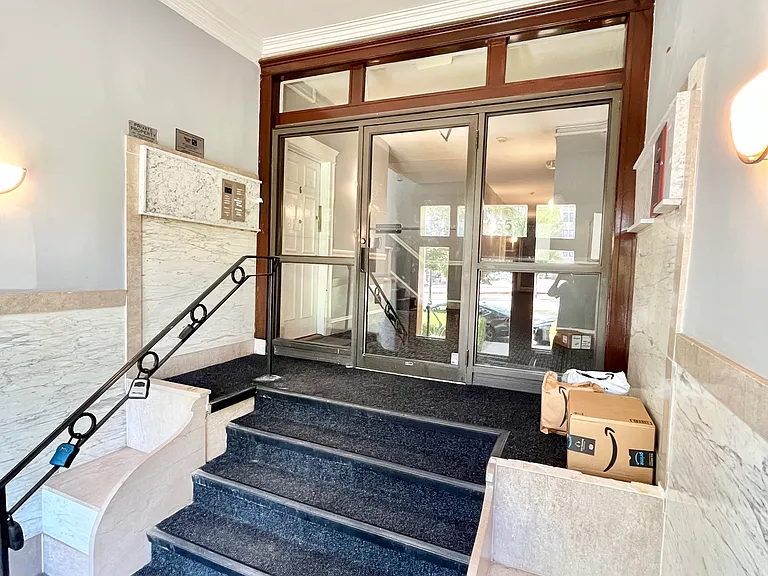 1665 Commonwealth Ave — Photo 7