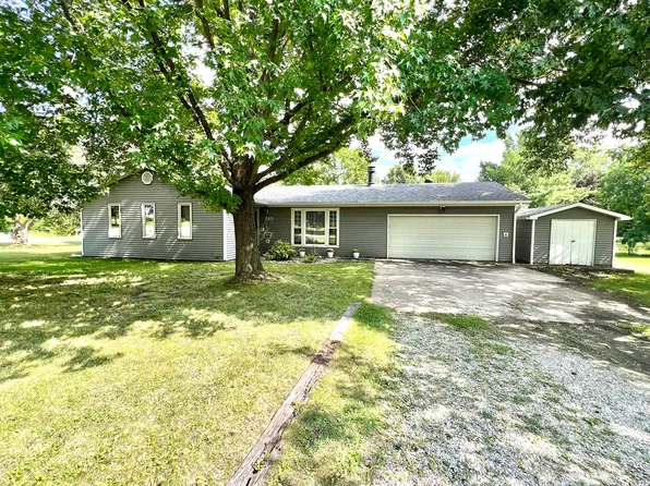 510 Southwood Dr, Mahomet, IL 61853