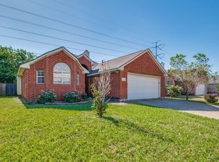 5615 Wellston Dr, Arlington, TX 76018