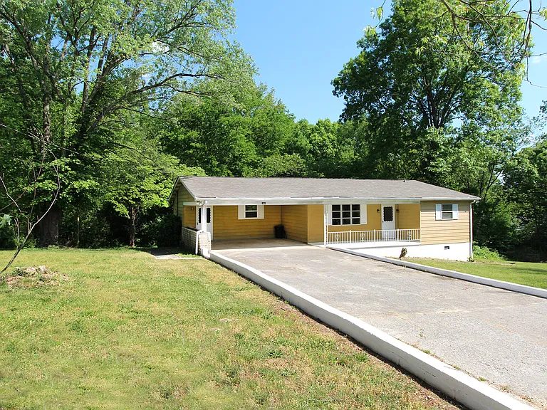 1940 Harris Rd — Photo 4
