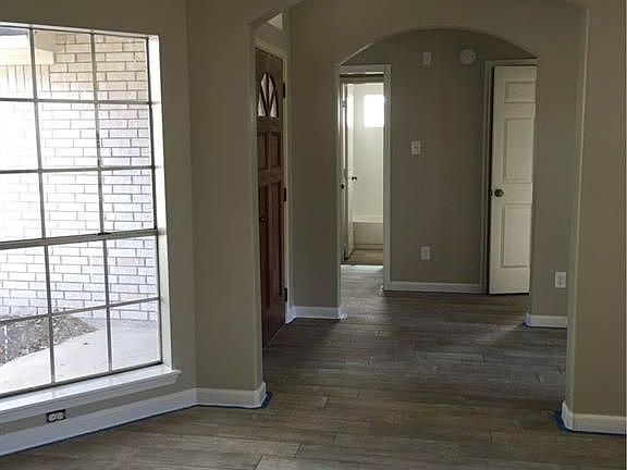 5th image of 1130 Elmhurst Trails Ln