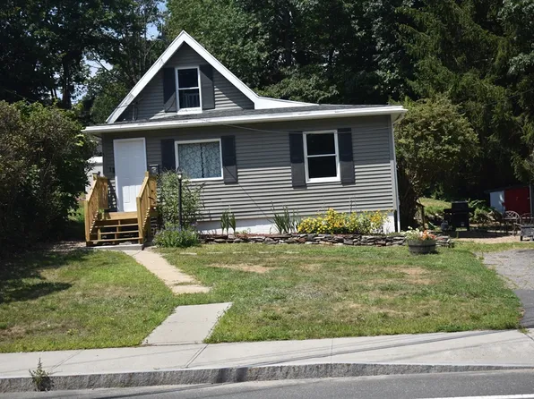 1 Greenwood Pl, Gardner, MA 01440