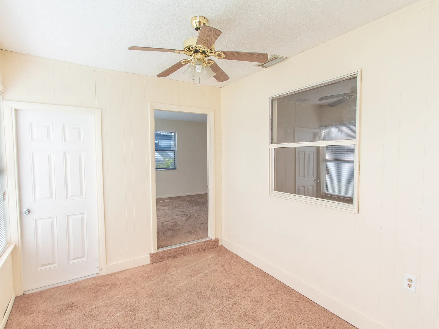 2 bed, 1980 sqft, $1,250 — Photo 3