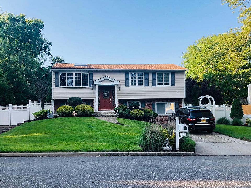 1st image of 31 Montclair Dr