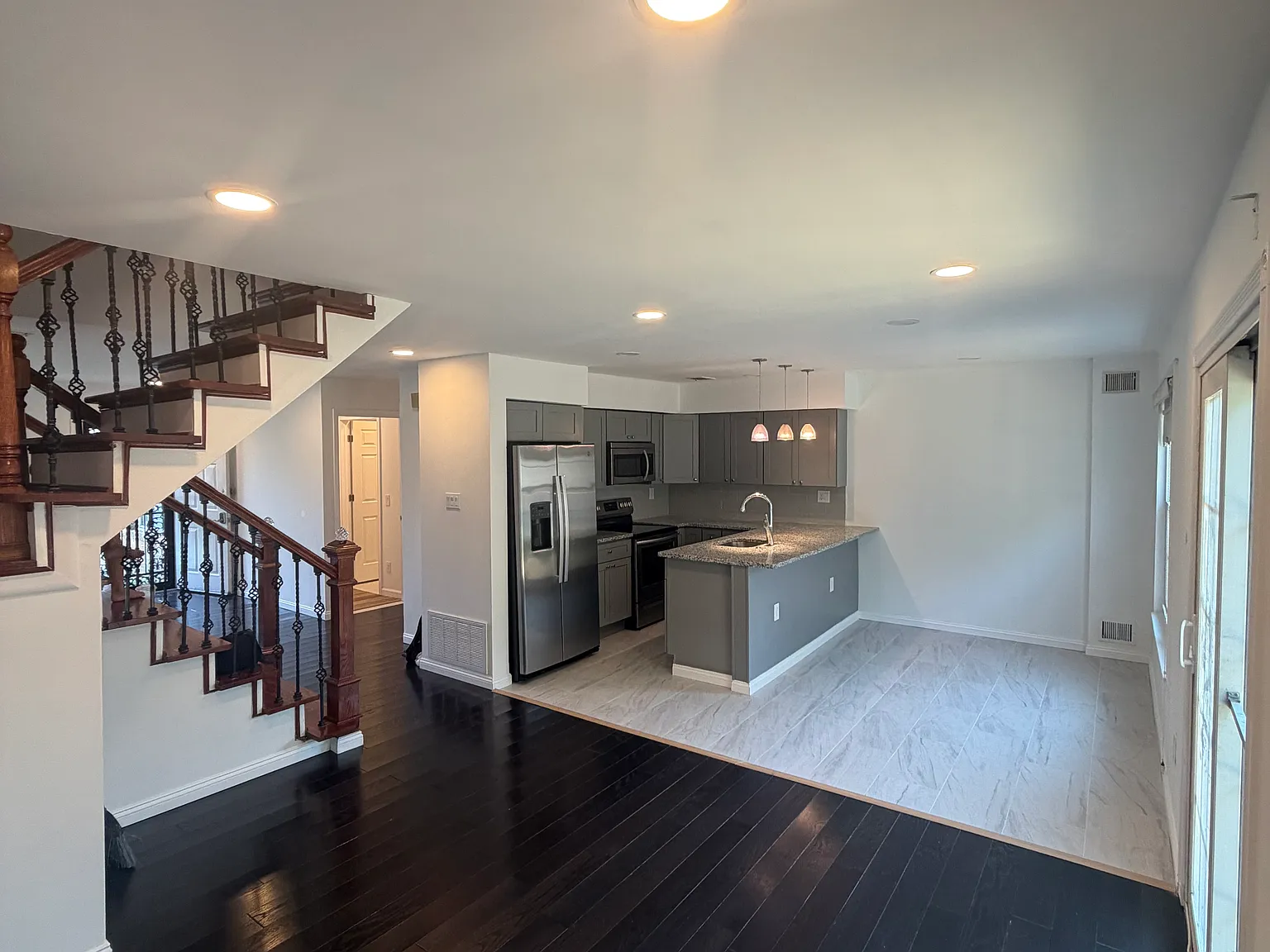 4 bed, 2.5 bath, 1682 sqft, $3,300 — Photo 1