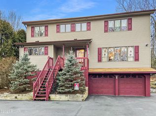156 Wild Meadow Dr, Milford, PA 18337