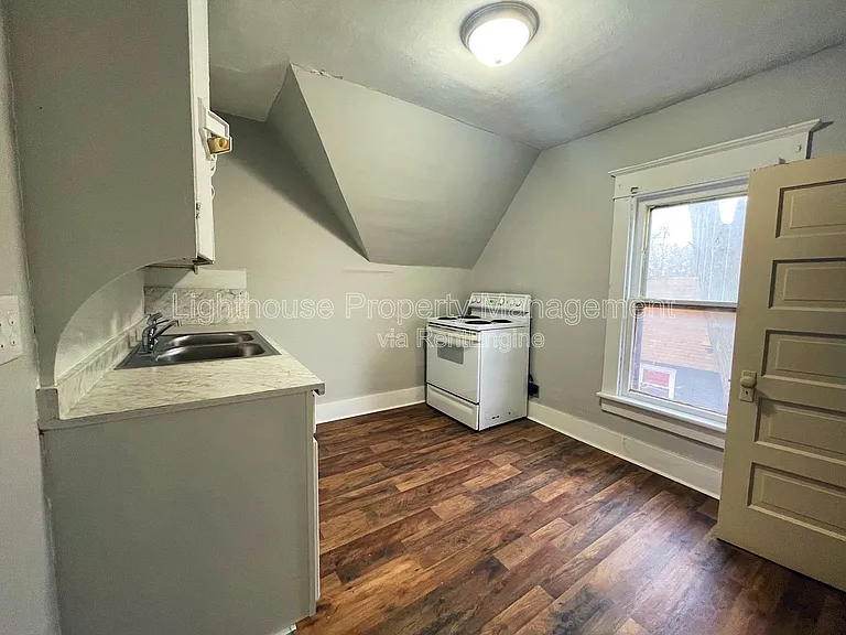 618 Superior St #2 — Photo 2