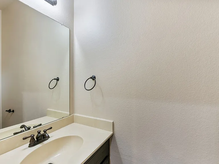341 Orbit Dr — Photo 20