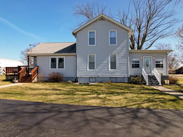 106 South St, Monroe Center, IL 61052