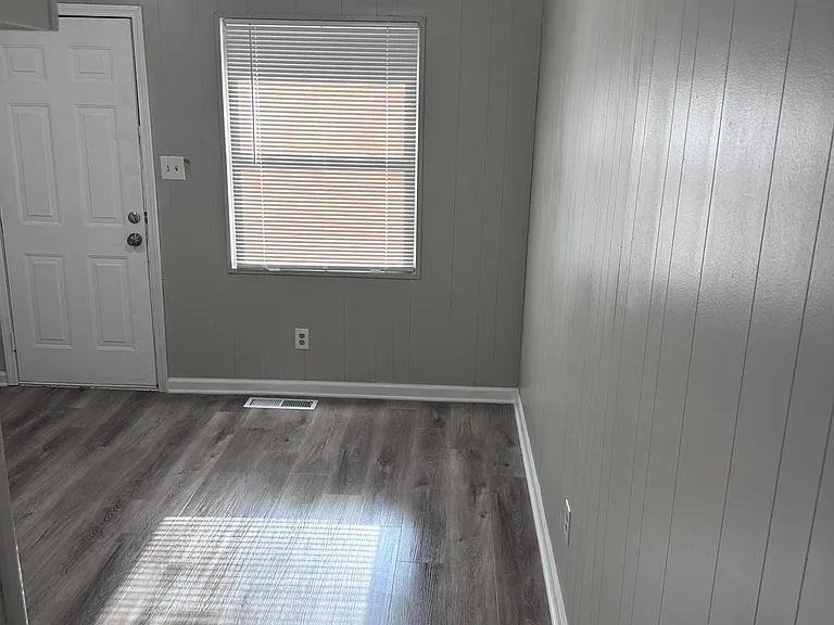 657 Aubrey Dr — Photo 2