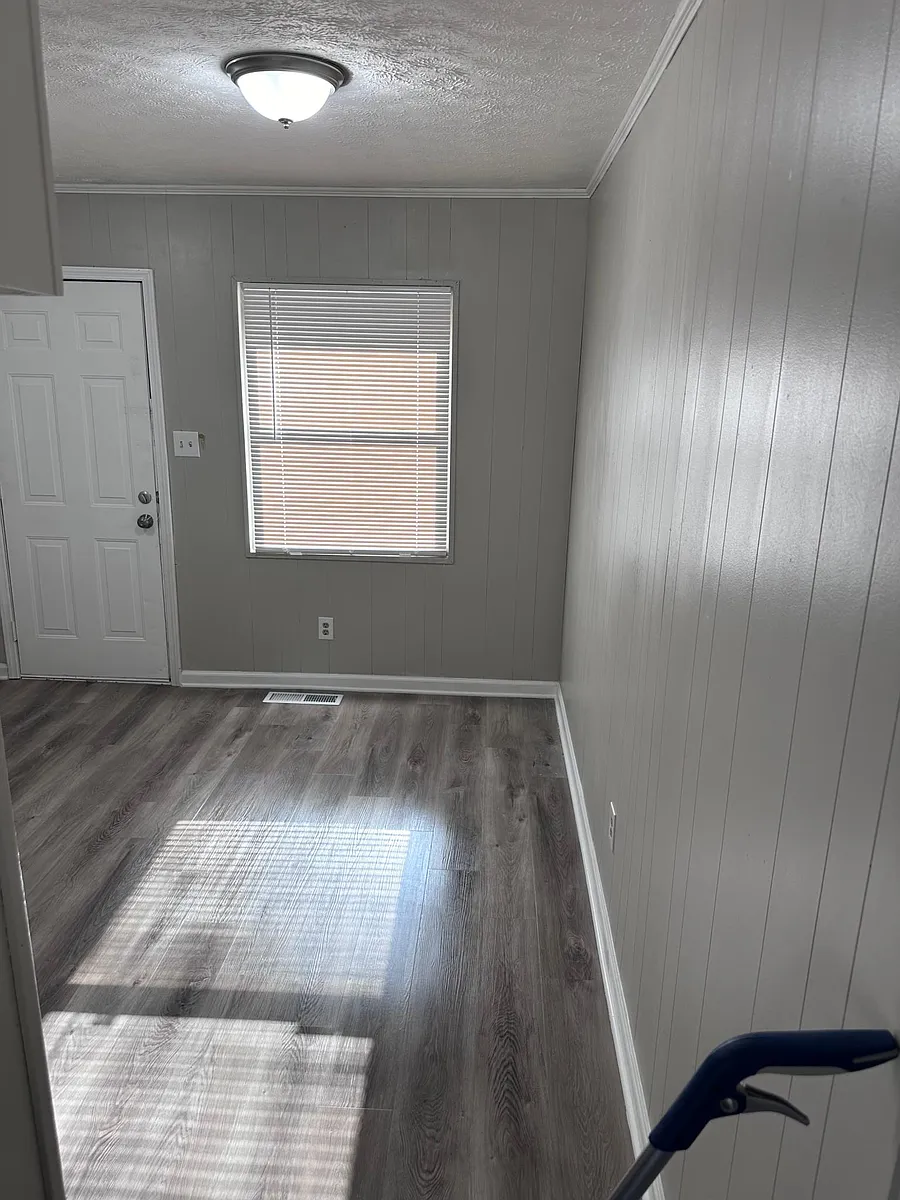Building Photo - 657 Aubrey Dr