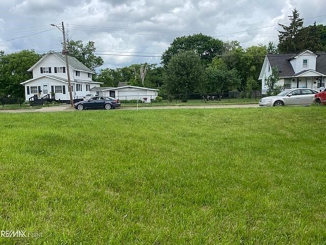 2nd image of 225 Harrison Ave