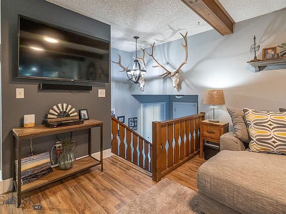 5th image of 213 Spruce Ln
