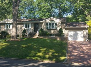 600 Wildwood Rd W, Northvale, NJ 07647