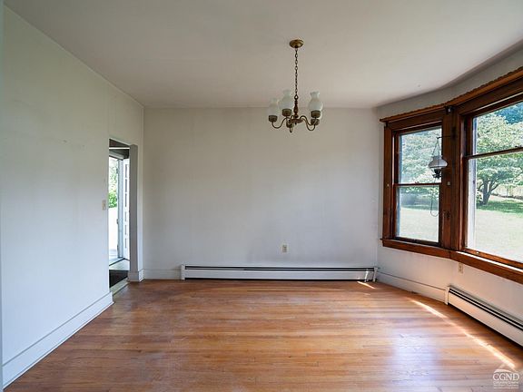 5th image of 26 Riverview Street