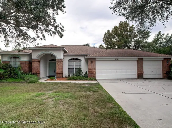 3224 Saint Ives Blvd, Spring Hill, FL 34609