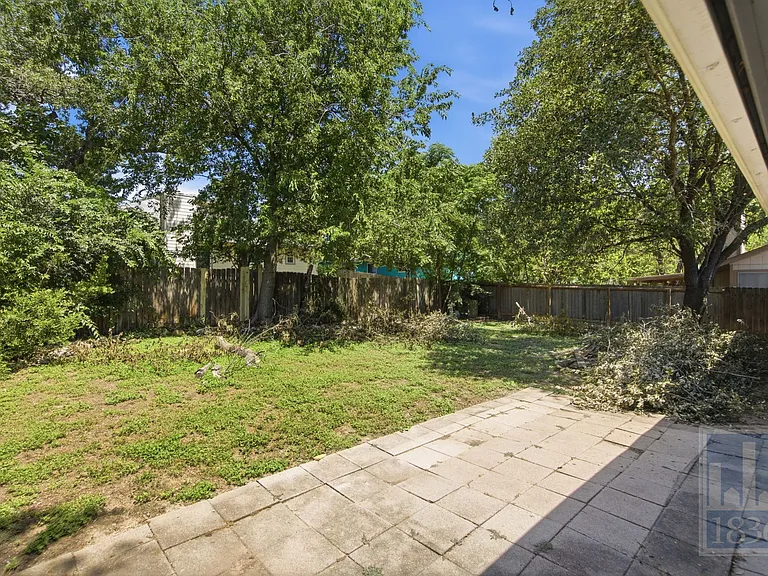 9002 Marsh Dr — Photo 18
