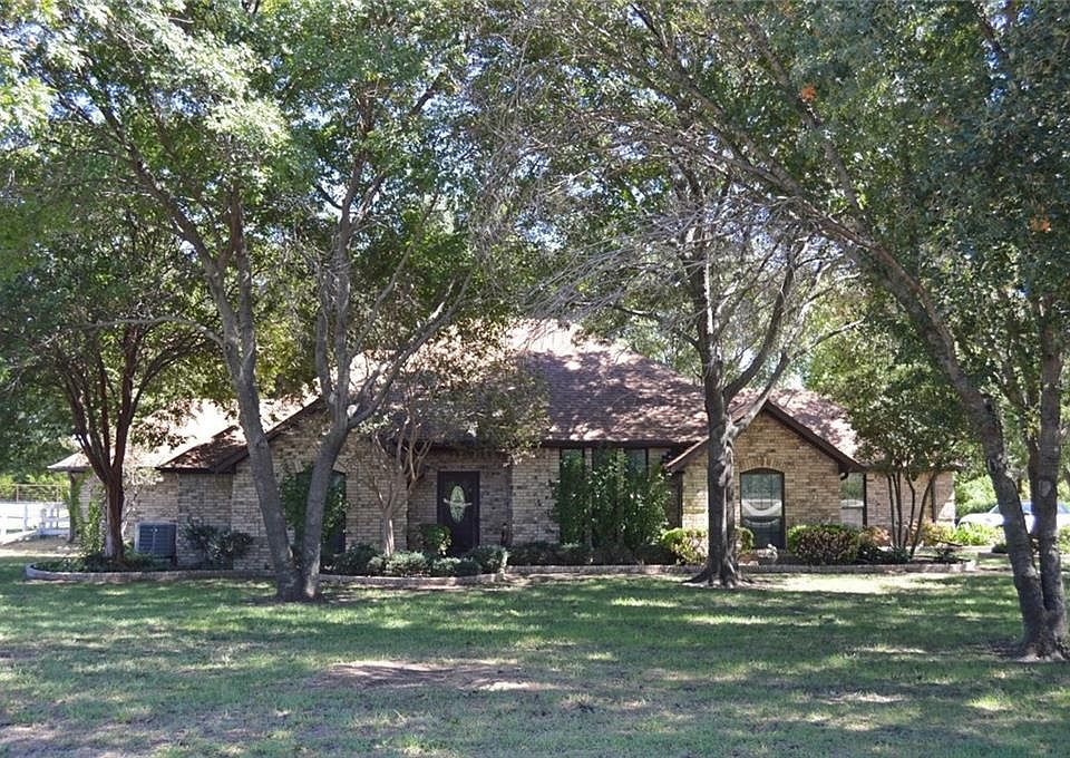 1st image of 1525 Holyoak Ln