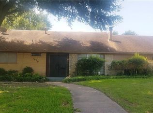 1028 Golden Trophy Dr, Dallas, TX 75232