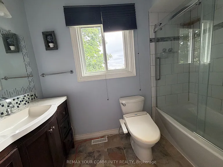 209 Yorkshire Dr — Photo 30