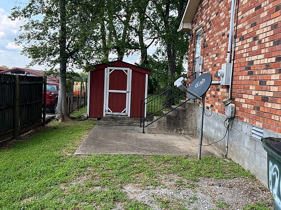 2nd image of 129 Walnut Crest Dr