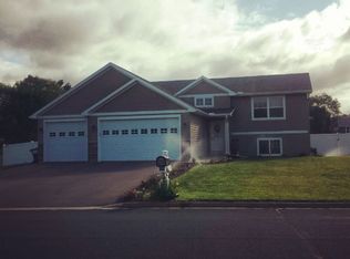 750 Fox Tree Ln N, Hudson, WI 54016