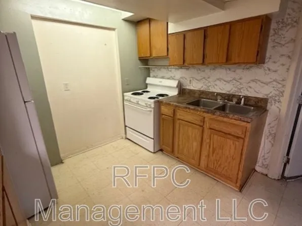 1421 Augusta St #1, Bluefield, WV 24701