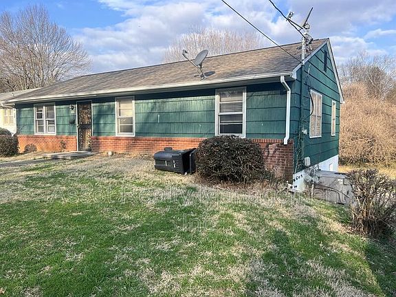 3rd image of 3507 Lilac Ave