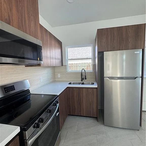 104 Sunflower St #5 — Photo 8