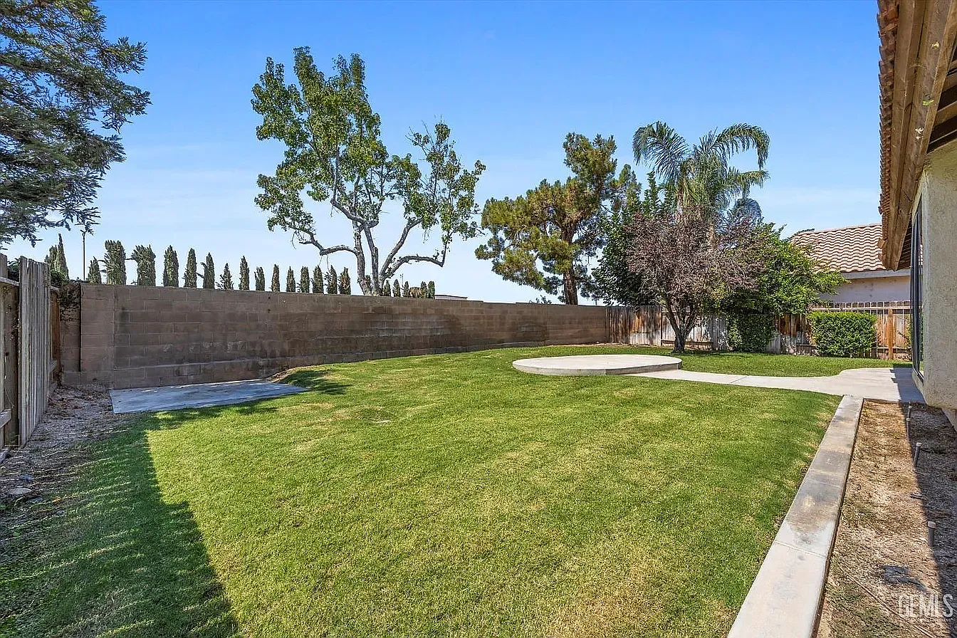 3 bed, 1046 sqft, $700 — Photo 3