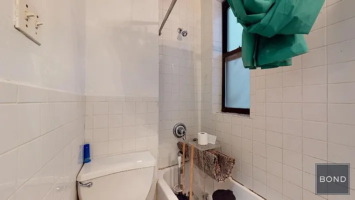 Rented by Bond New York | media 25