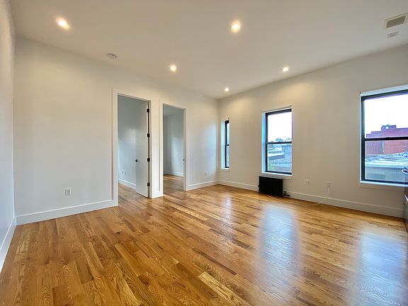3rd image of 499 Washington Ave APT 15