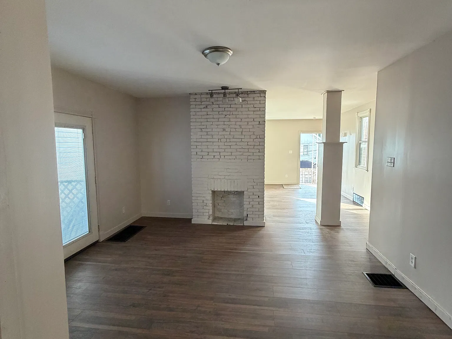 3 bed, 1.5 bath, 1728 sqft, $1,350 — Photo 3