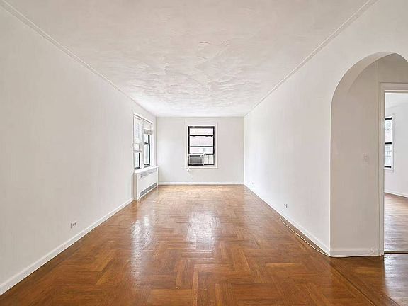 2nd image of 33-38 Parsons Blvd APT 5E